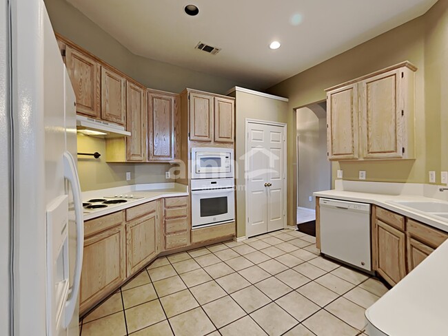 Photo - 210 Sparrow Hawk Dr