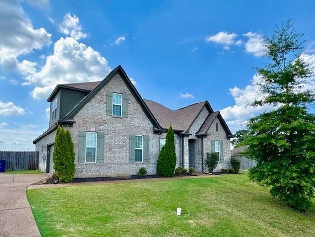 Building Photo - OPEN HOUSE! MOVE IN SPECIAL! Olive Branch-...