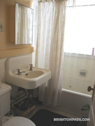 Building Photo - 1641 Commonwealth Ave