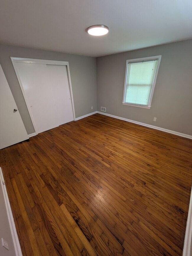 Photo - Recently Renovated 2BD/1BA Duplex in Hickory!