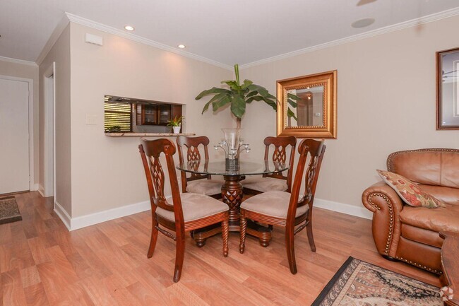 Building Photo - 2050 Oleander Blvd Unit 2202 Rental