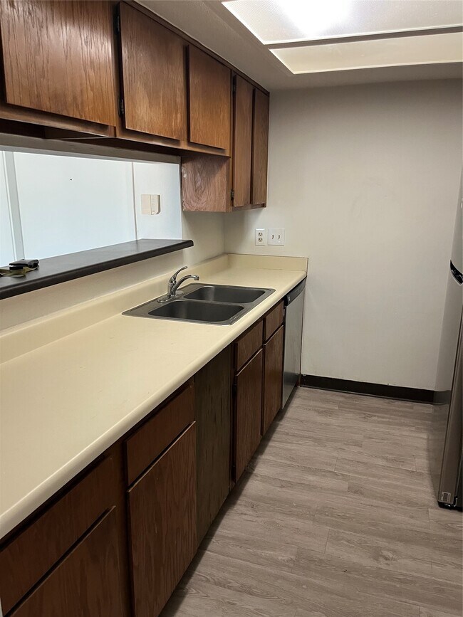 Photo - 2820 S Bartell Dr Unidad 37