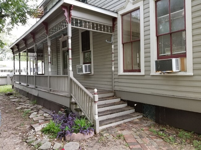 Photo - 619 Washburn St Unit 2