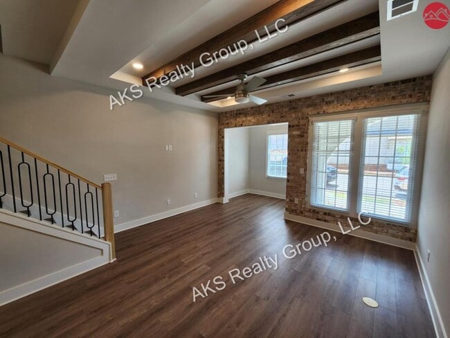 1034 Windsor Dr