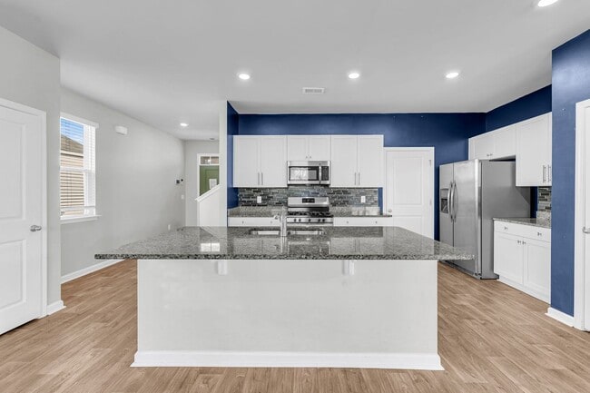 Photo - 550 Wayton Cir