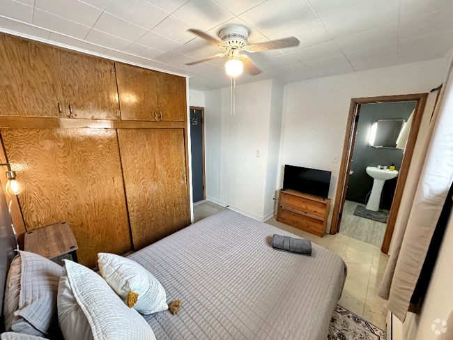 Building Photo - 208 2nd St S Rental