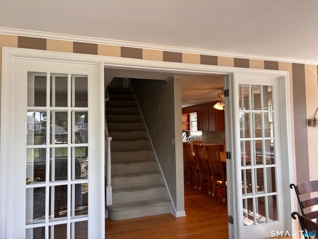 7 Nehantic Dr