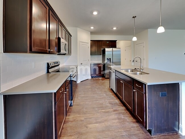 Photo - 8100 Rapala Ln