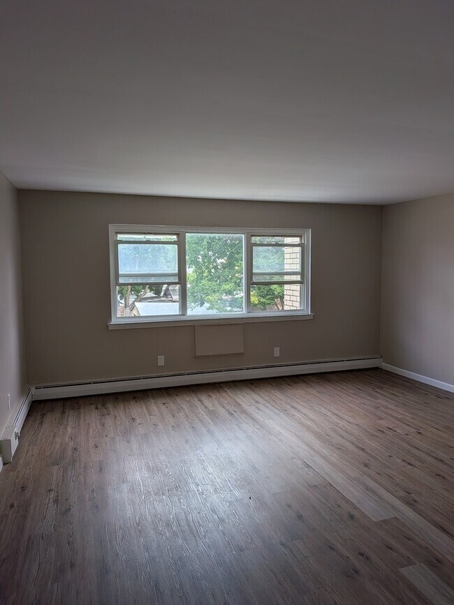 Photo - 204-214 Cleveland St-