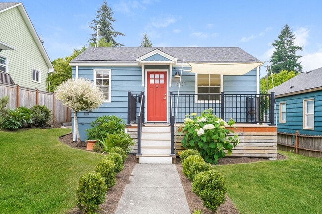 Photo - Inviting 3bed Seattle Home with Garage, Yard, and Parking!