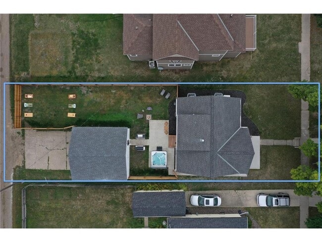 Photo - 27 Division St N