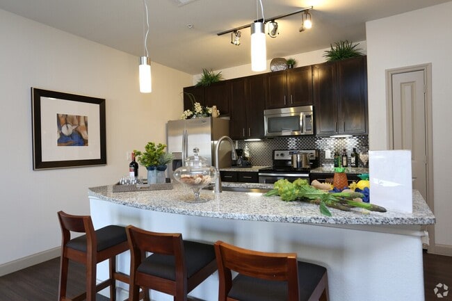 Photo - Chic Comfort, Perfect Location Unit PSC2