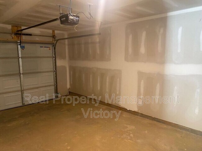 Photo - 110 Marina Dr