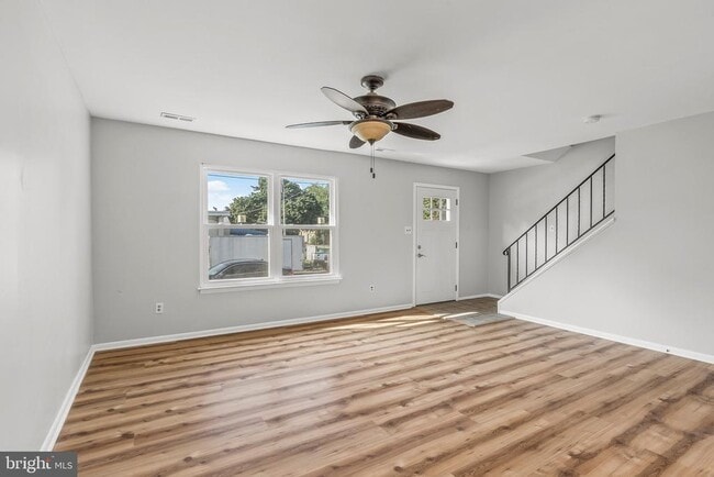 Photo - 341 Clarkson St