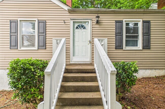 Photo - Adorable Home, Harwood Floors and Convenie...