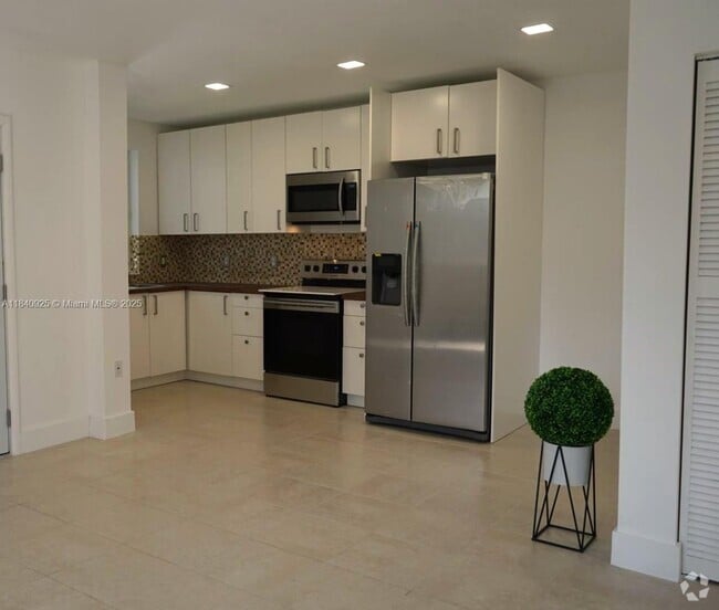 Building Photo - 1456 NE 147th St Unit 0 Rental