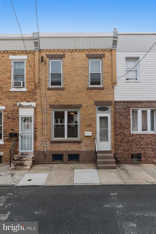 Photo - 2340 S Hutchinson St