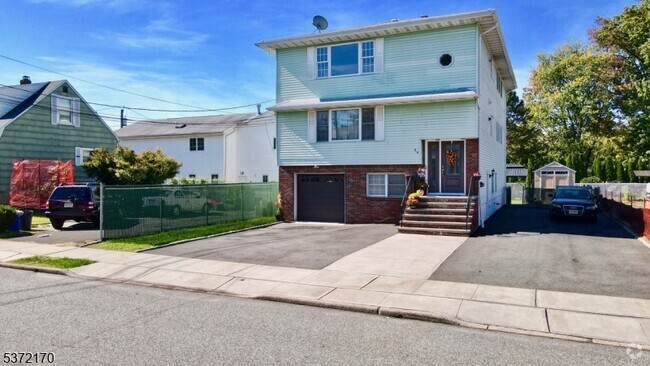 Building Photo - 24 Gall Ave Rental