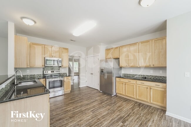 Photo - 5525 Rogers Rd