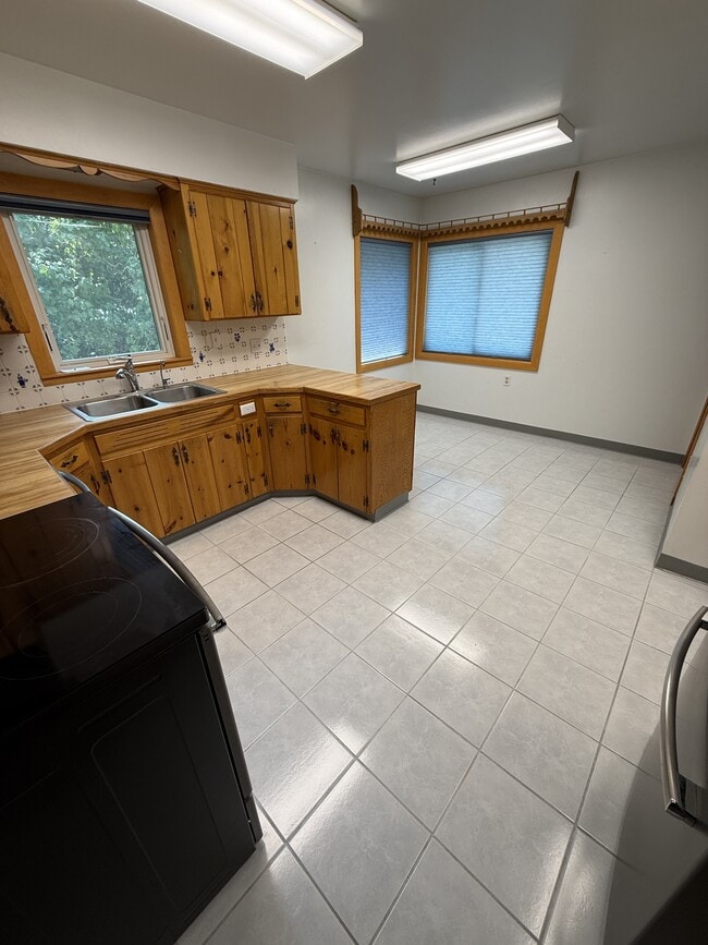 Photo - 2604 6th Ave N