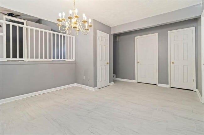 Photo - 6925 Cainwood Dr