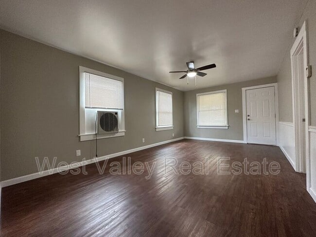 Photo - 104 North St