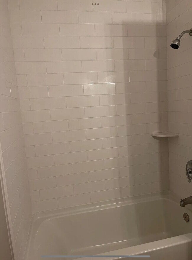 Photo - 4218 Queen Victoria Pl