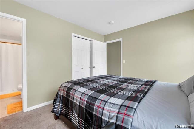 Photo - 22684 Goddard Rd