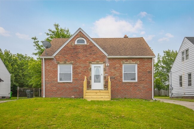 3 Bedroom/1 Bath Single House Euclid! - 3 Bedroom/1 Bath Single House Euclid!