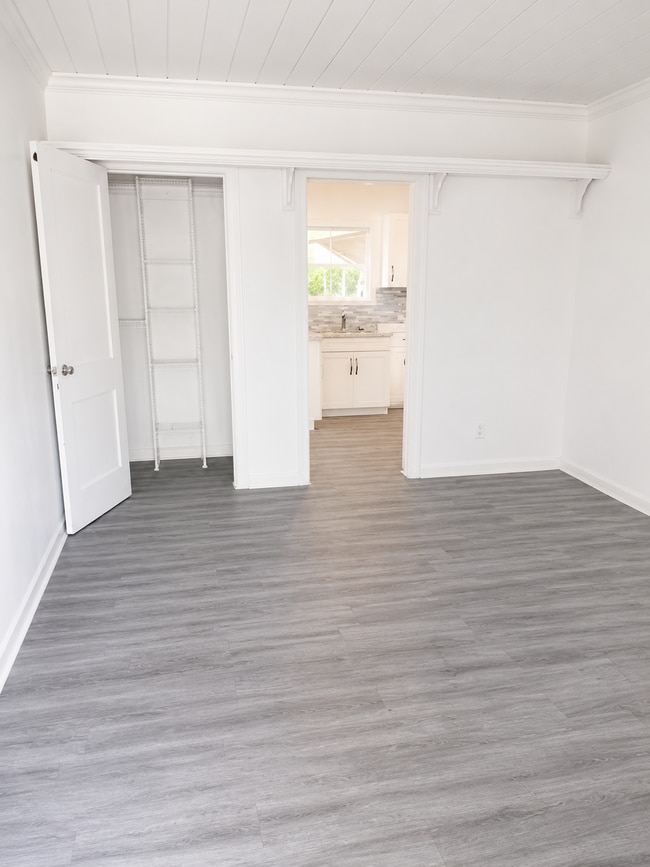 104 NE 4th Ave Unit C