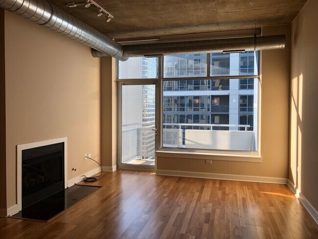 Photo - 1305 S Michigan Ave Apartment