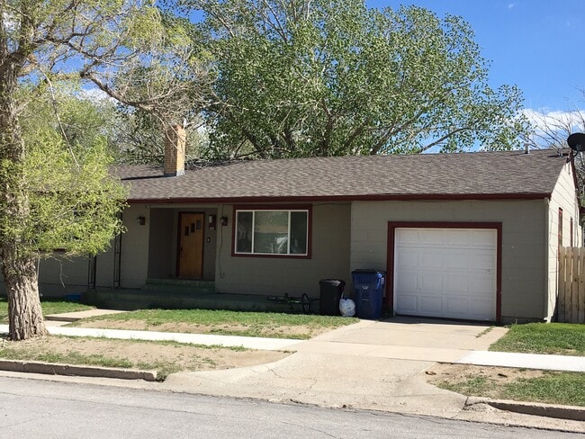 Photo - 1204 W Maple St