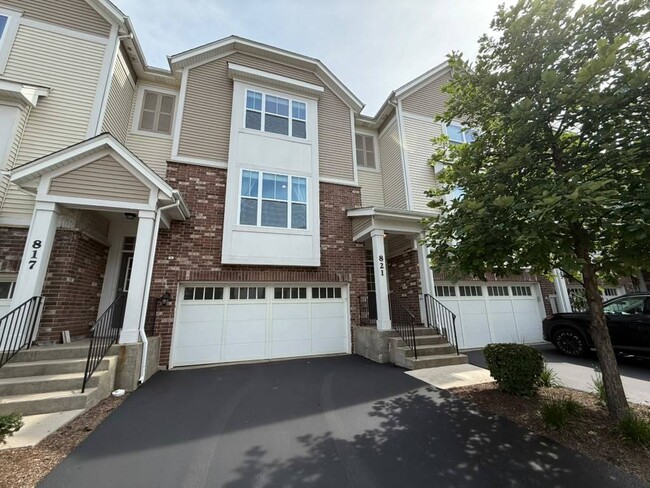 Photo - 821 W Chase Ln