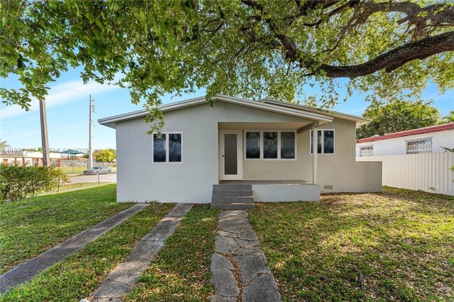 Photo - 800 NW 67th St