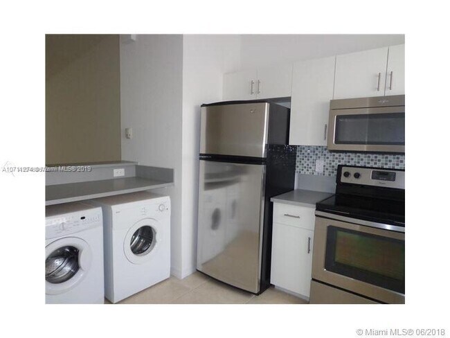 Photo - 3818 SW 48th Ave Unidad 3818