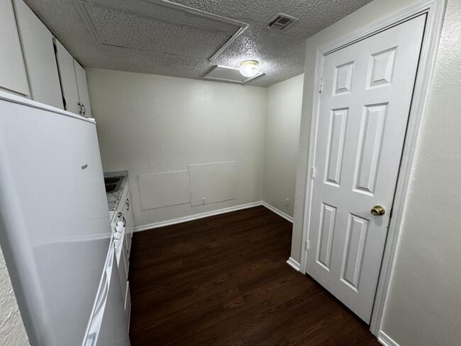 103 E Central Ave