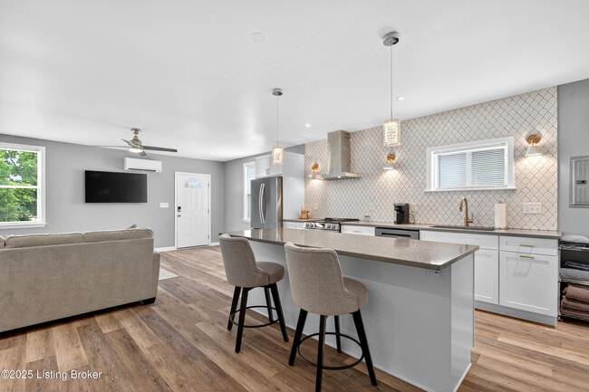 Building Photo - 1537 W Market St Unit 2