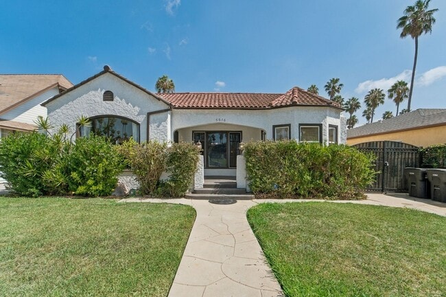 5616 S Rimpau Blvd