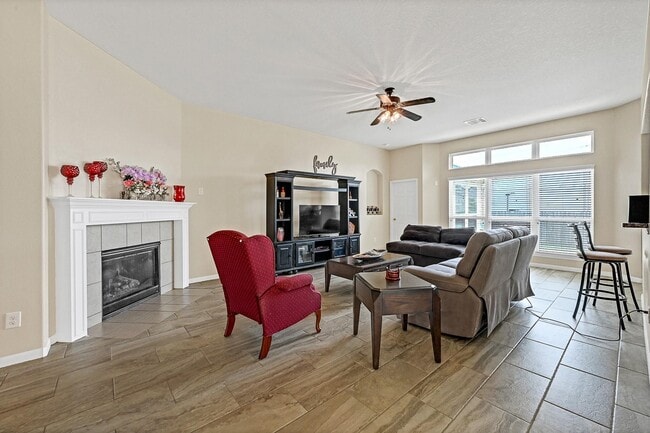 Photo - 9920 Climbing Tree St