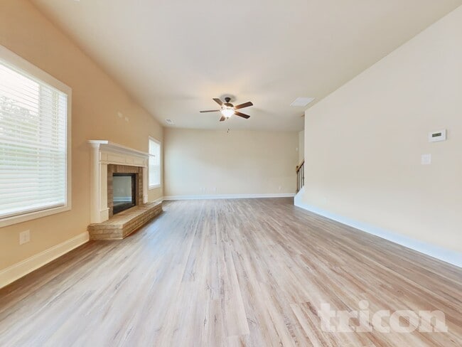 Photo - 121 Kennelsman Dr