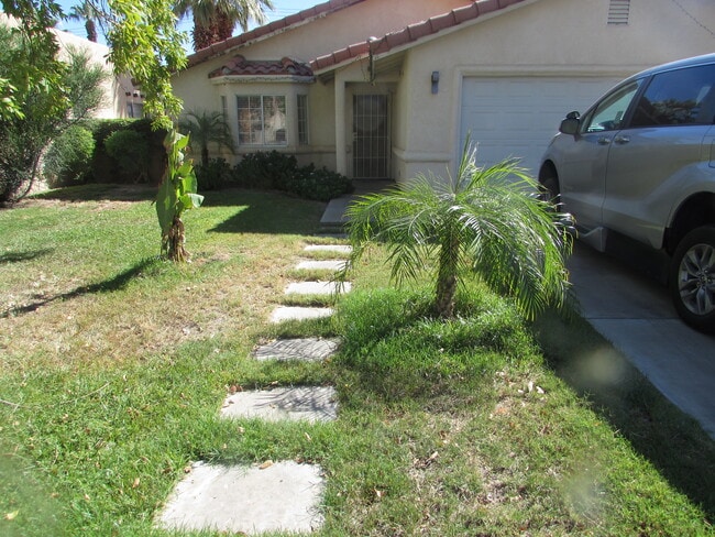 Building Photo - 51240 Avenida Velasco