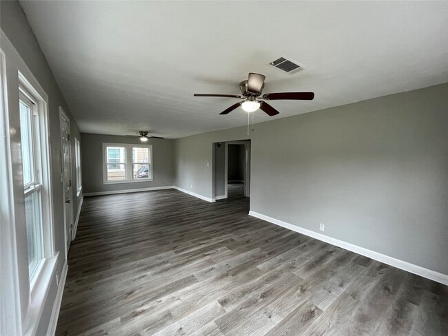 Photo - 2327 4th Ave N