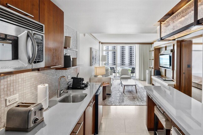 6801 Collins Ave Unit 1010