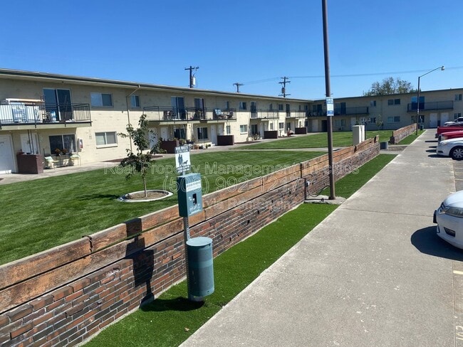 Building Photo - 1817 Cartmell St Unit 108