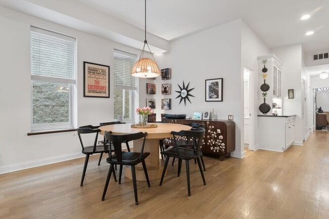 Photo - 1667 N Bissell St