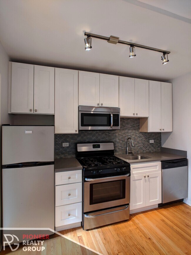 Photo - 2832 W Palmer St Unit 206