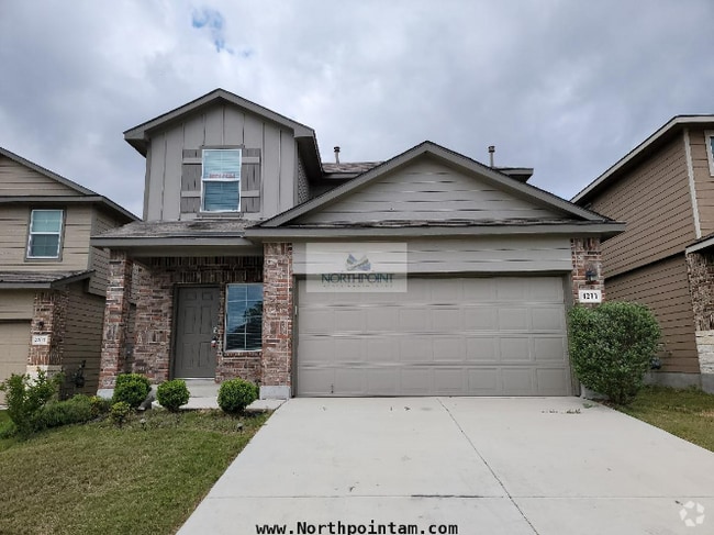 Building Photo - 4 bedroom home in Saint Hedwig Available Now!