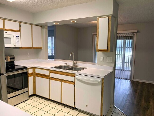 Photo - 2044 Finland Dr