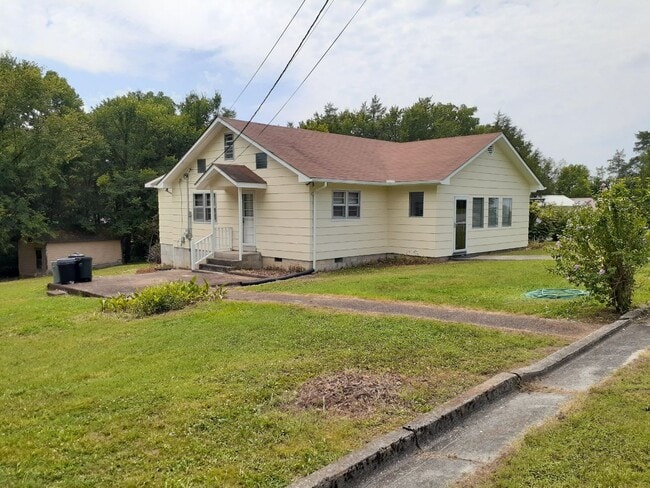 Photo - 105 Bryson St