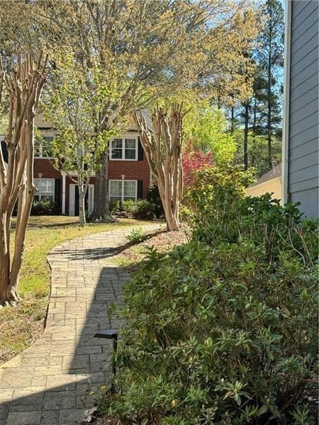 415 Holland Springs Dr NW